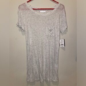 NWT, Awake boyfriend T with pockets.